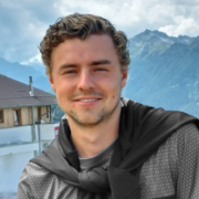 Tom Arnhold logo